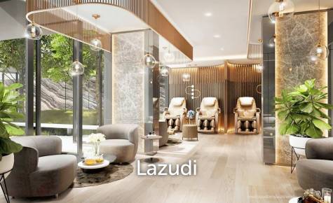 LLOYD Soonvijai-Thonglor