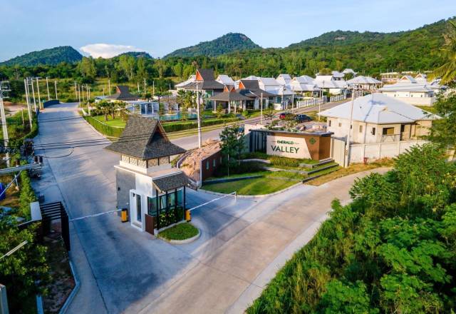 Emerald Valley Hua Hin 2