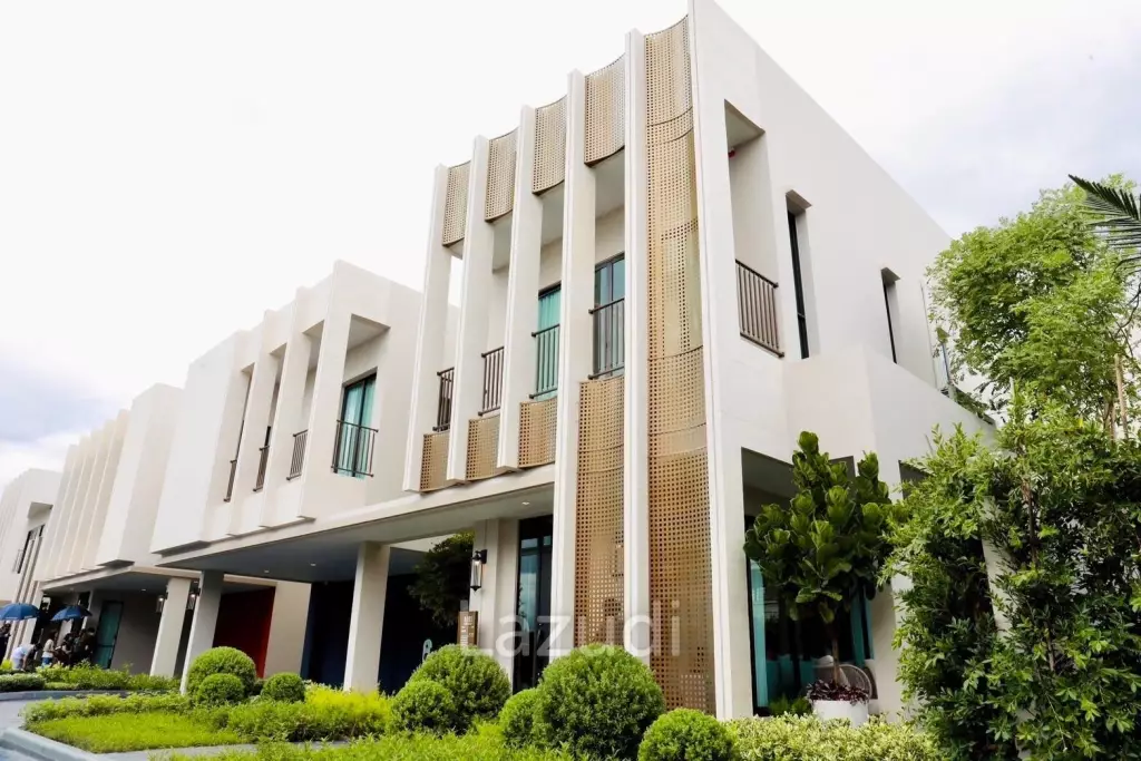 4 Bed 5 Bath 369 SQ.M Airi Sukhumvit Bangna KM.5