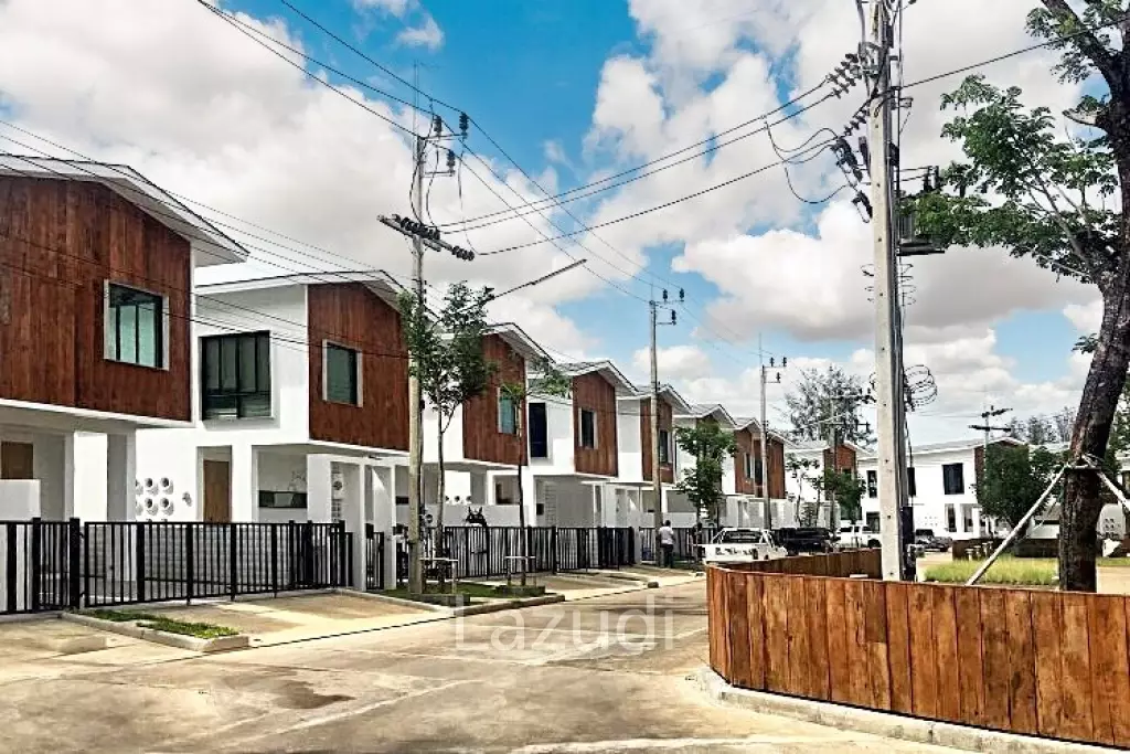 3-Bedroom House For Rent In Koh Kaew