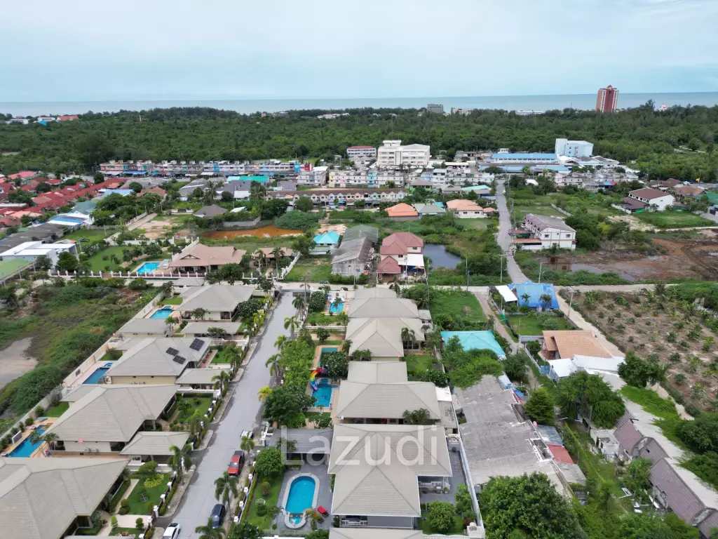 Luxury 3/4 bed pool villa close to Cha'am beach