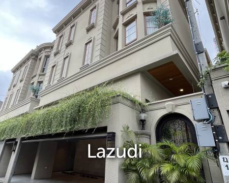 Casa Ekkamai 28