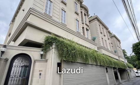 Casa Ekkamai 28
