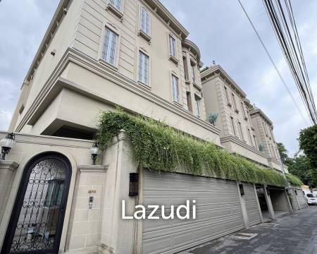 Casa Ekkamai 28