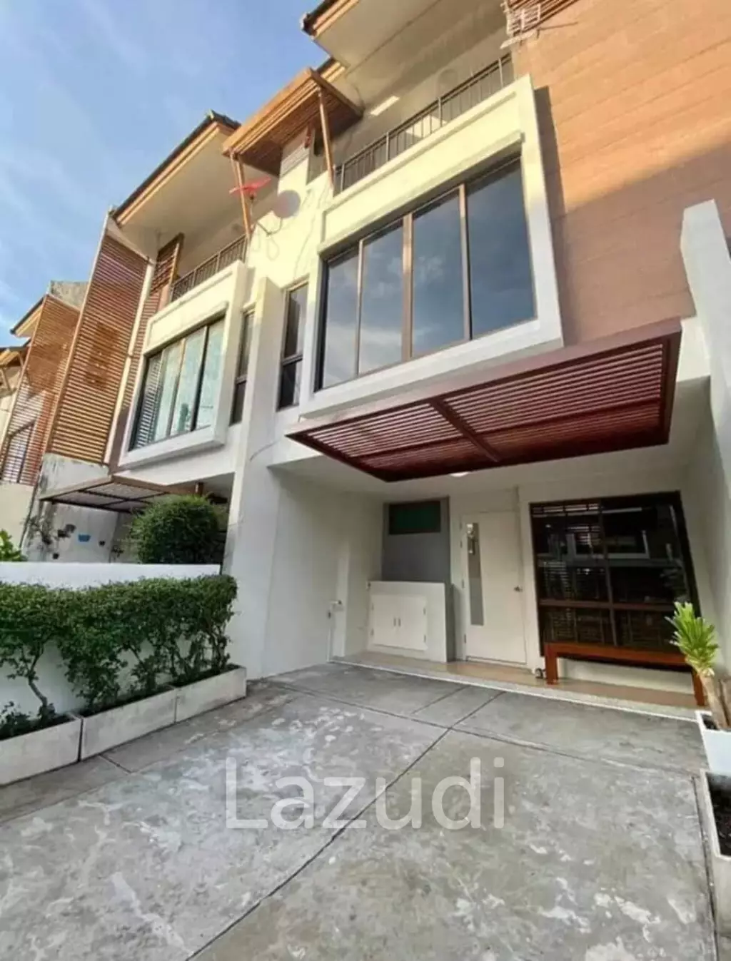 Luxury Home Office for rent in Sukhumvit 97