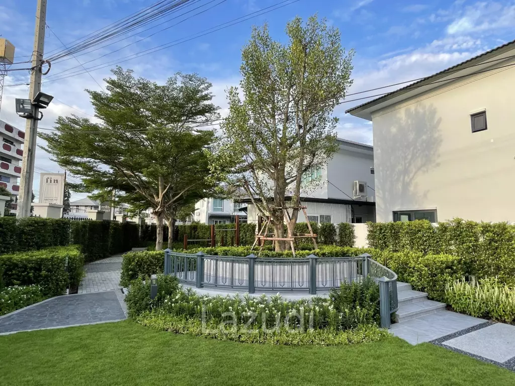 Luxury 4-Bed Detached Home in Bang Phli Yai