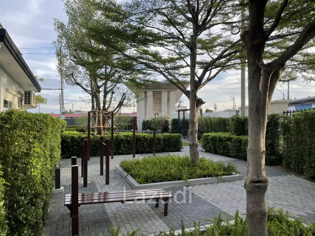 Luxury 4-Bed Detached Home in Bang Phli Yai