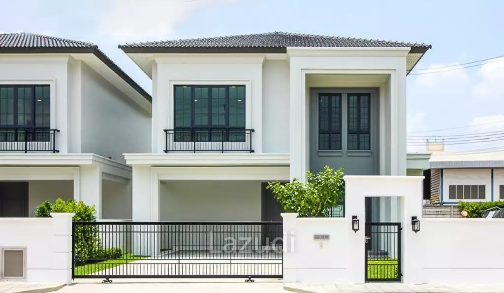 Luxury 4-Bed Detached Home in Bang Phli Yai