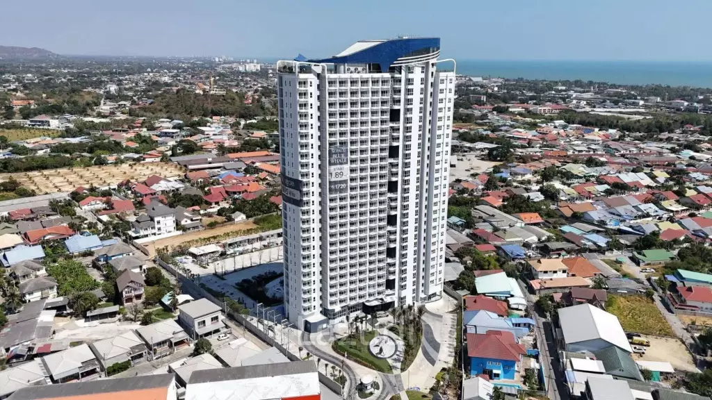 Blue Whale Condo : "Close to everything" - City & Sea View.