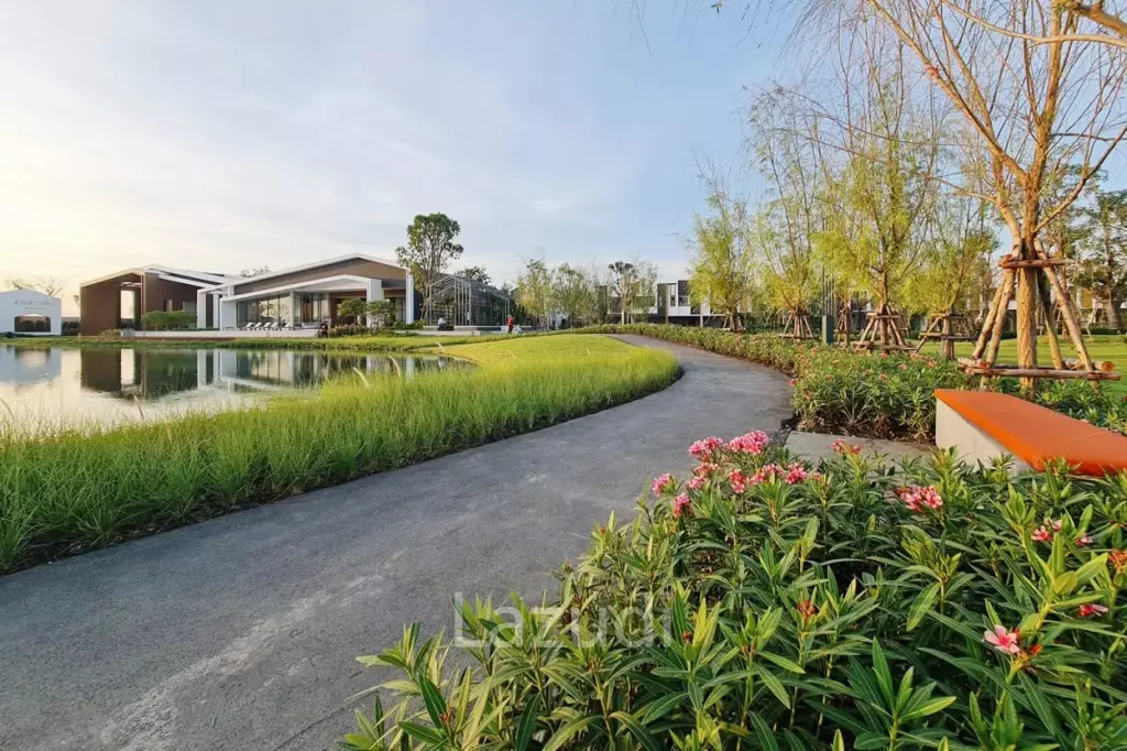 109 sqm 2-Storey Townhouse in Anasiri Bangna, Bang Sao Thong