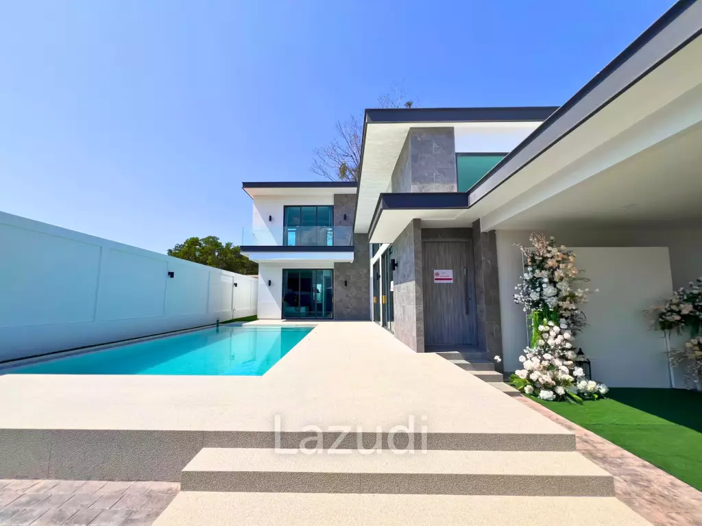 Luxurious 3-Bedroom 299.25 SQ.M Villa in Layan Chak Nok