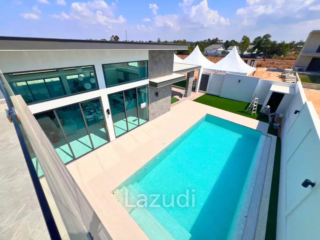 Luxurious 3-Bedroom 299.25 SQ.M Villa in Layan Chak Nok