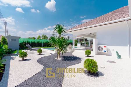Mali Lotus Executive von Orchid Palm Homes