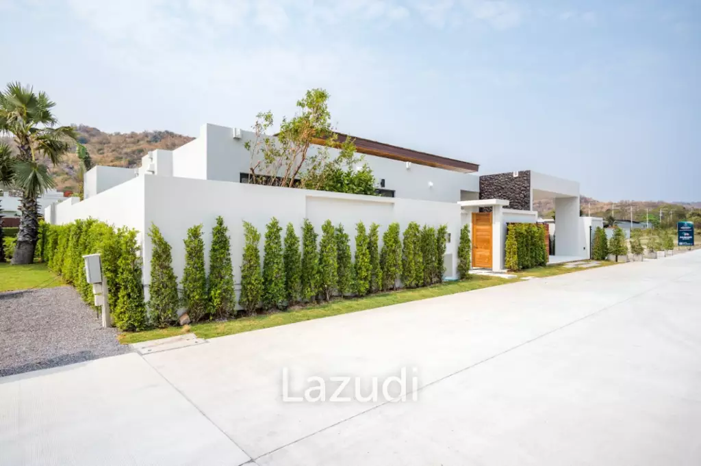 4 Bedroom-Luxury Villa with Pool in Botanica Hua Hin