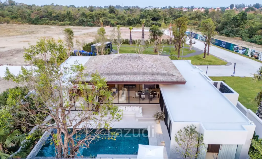 4 Bedroom-Luxury Villa with Pool in Botanica Hua Hin