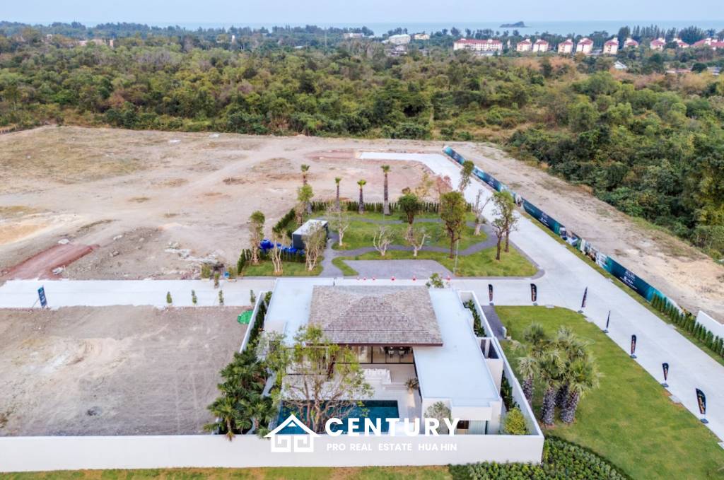 Botanica Luxury Hua Hin