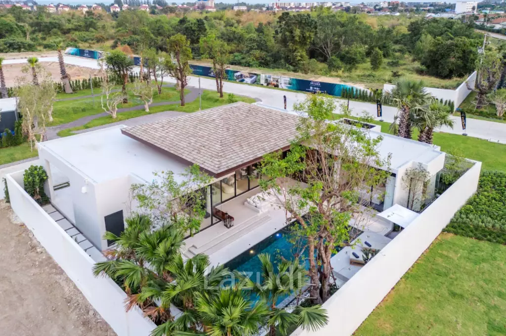 4 Bedroom-Luxury Villa with Pool in Botanica Hua Hin