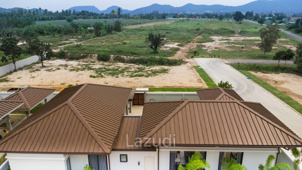 เดอะ แชทท์ ลักชัวรี่ พูลวิลล่า (The chatt Luxury Pool Villa)