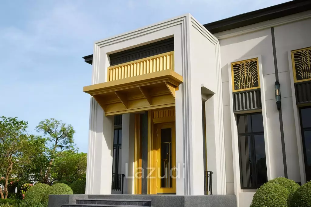 Luxury Detached Home in Setthasiri Wongwaen Chatuchot Bangkok