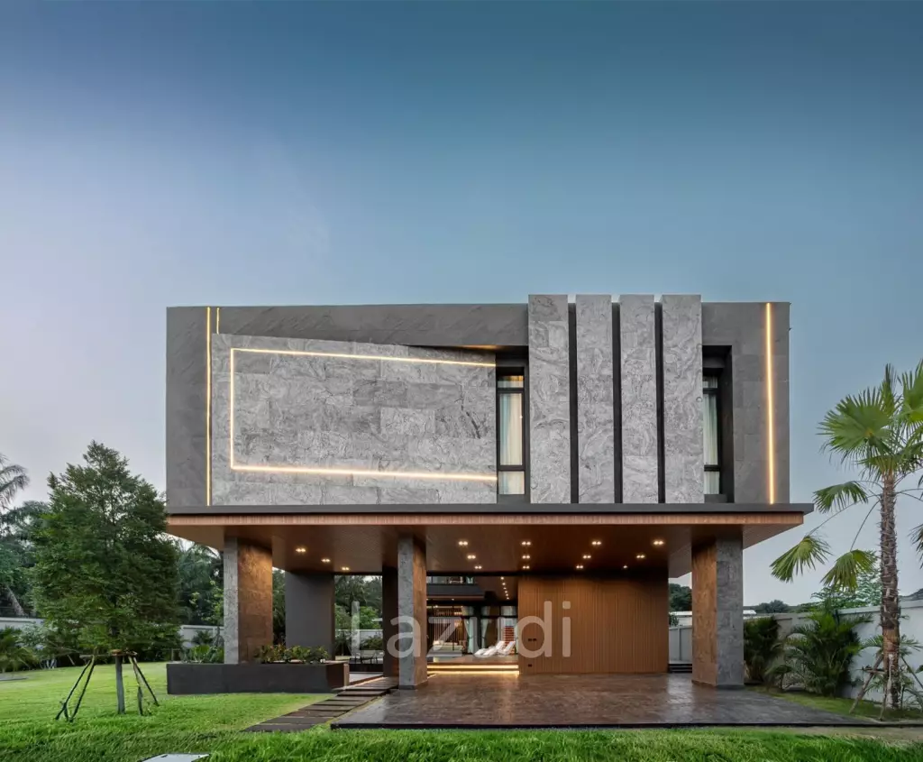 6 Bed 7 Bath 705 SQ.M. The Sylva Pattaya
