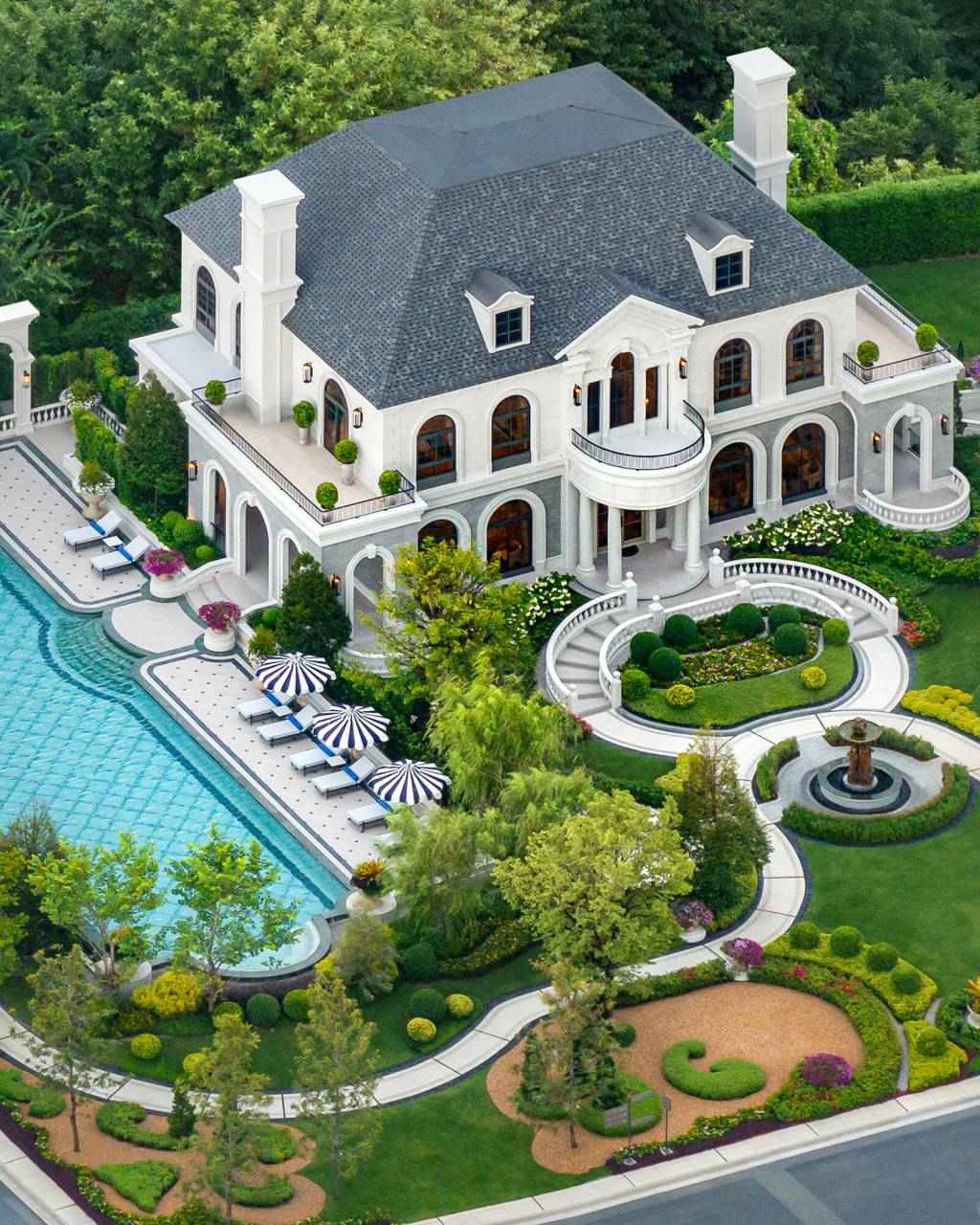 Ultra Luxury 5-Bedroom Detached Home in Saphan Sung