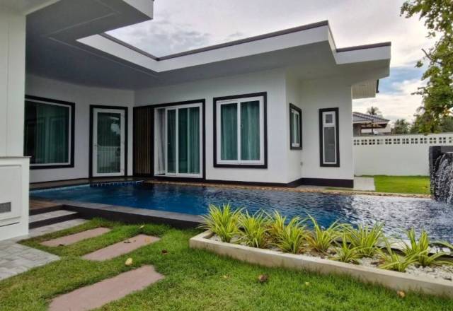 Pina by Sabai Home