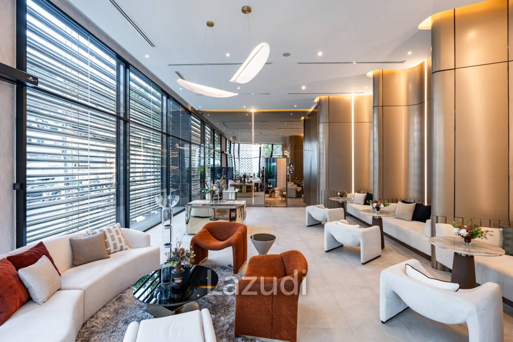 Stylish 1-Bedroom Condo in Phra Khanong Bangkok