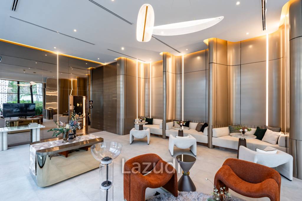 Stylish 1-Bedroom Condo in Phra Khanong Bangkok