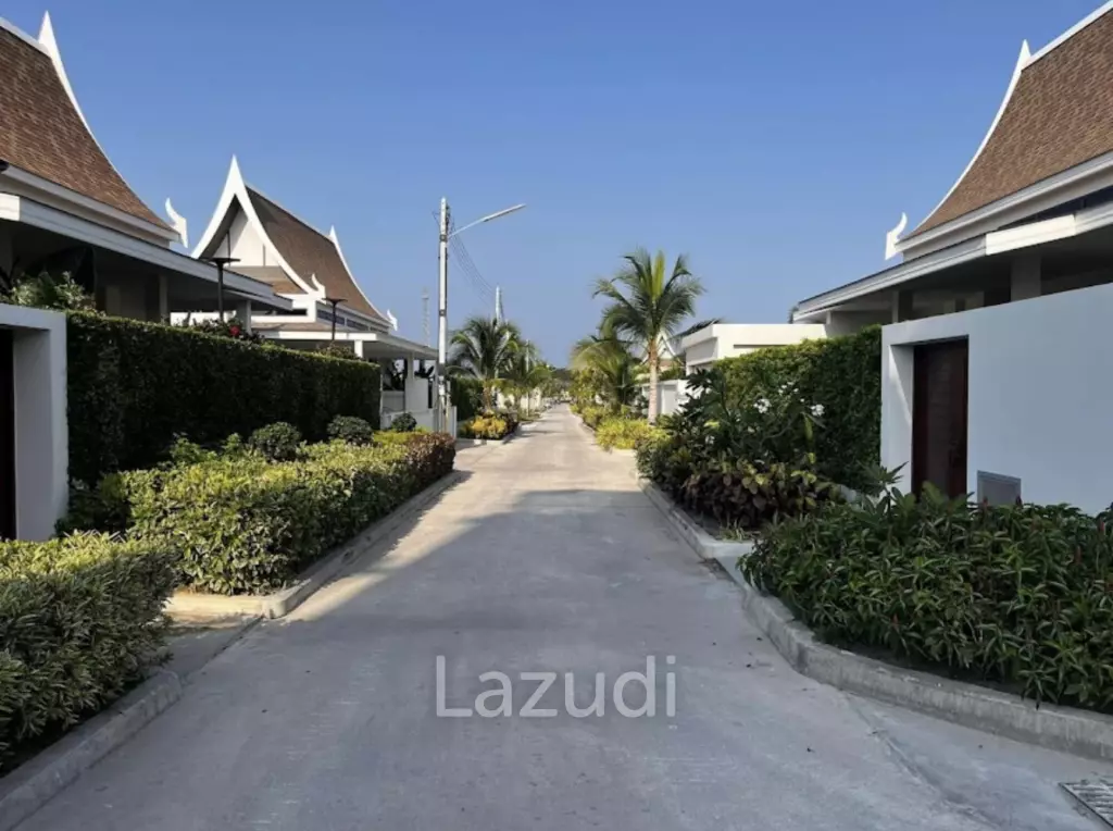 Luxury1-Bedroom Condo at Sunshine Prestige, Opposite Palm Hills Golf Course