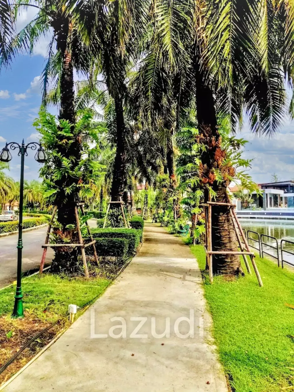5 Bed 7 Bath Detached Home in Grand Canal Prachachean
