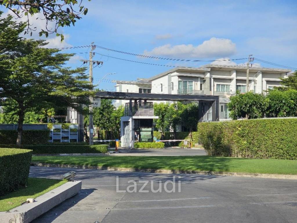 Town Avenue Rama 9