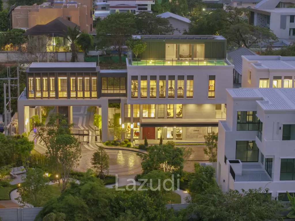 Luxury House Srinakarin MRT Suan Luang 3 Storeys