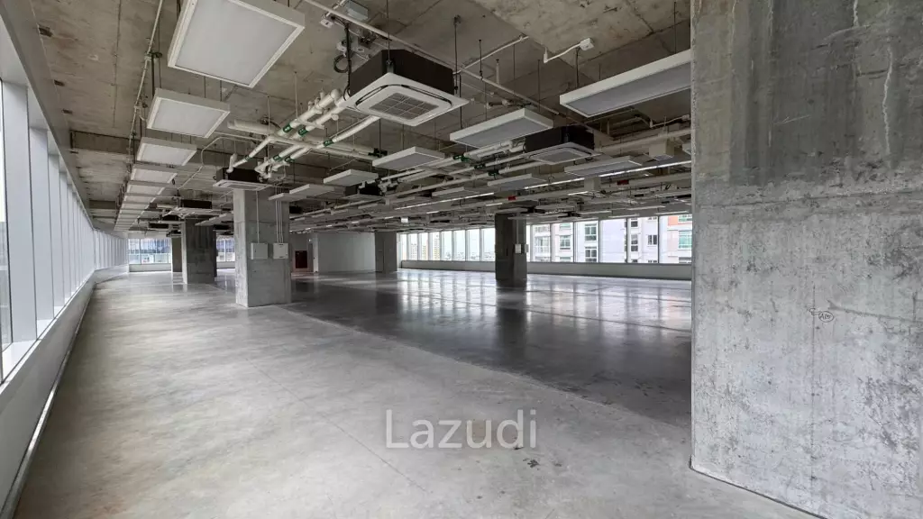 Modern Unfurnished Office Space in Phra Khanong Bangkok