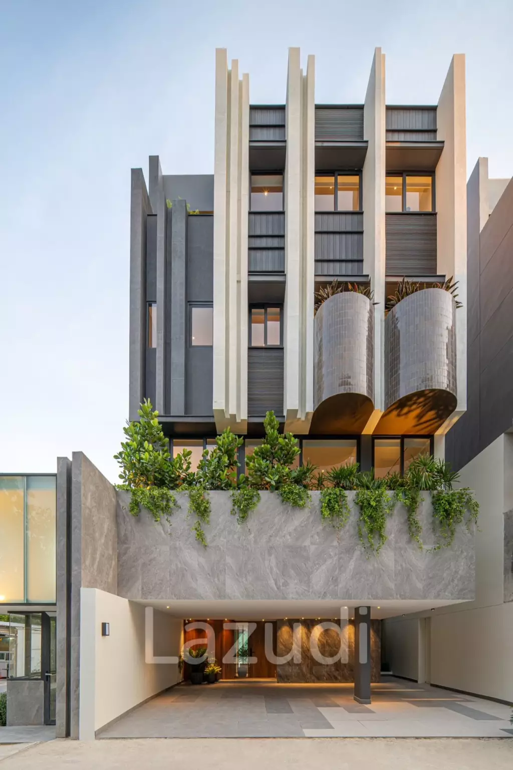 389 sqm modern detached home in Bang Chak Prakanong Bangkok