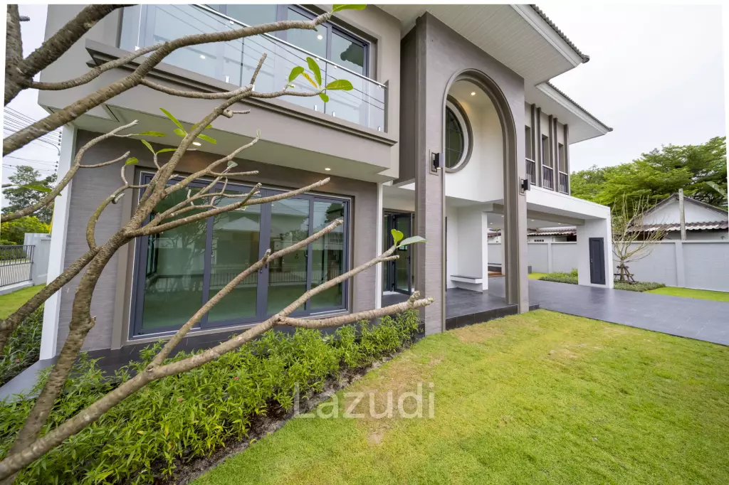 Spacious 5-Bedroom Pool Villa Just 50m to the Beach