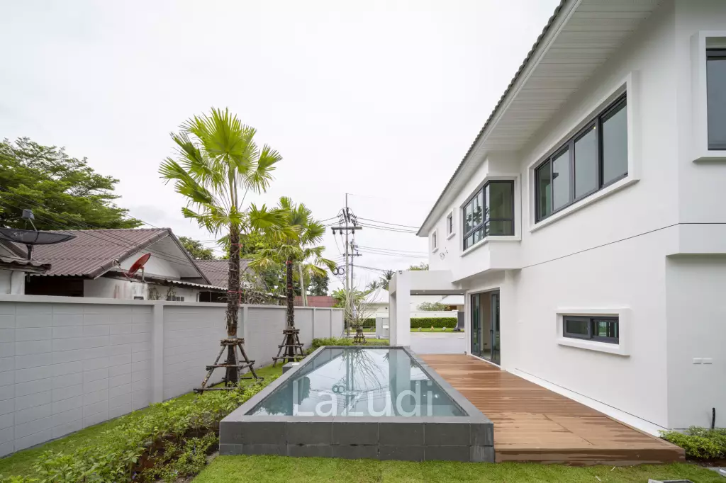 Spacious 5-Bedroom Pool Villa Just 50m to the Beach