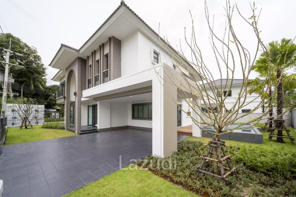 Spacious 5-Bedroom Pool Villa Just 50m to the Beach