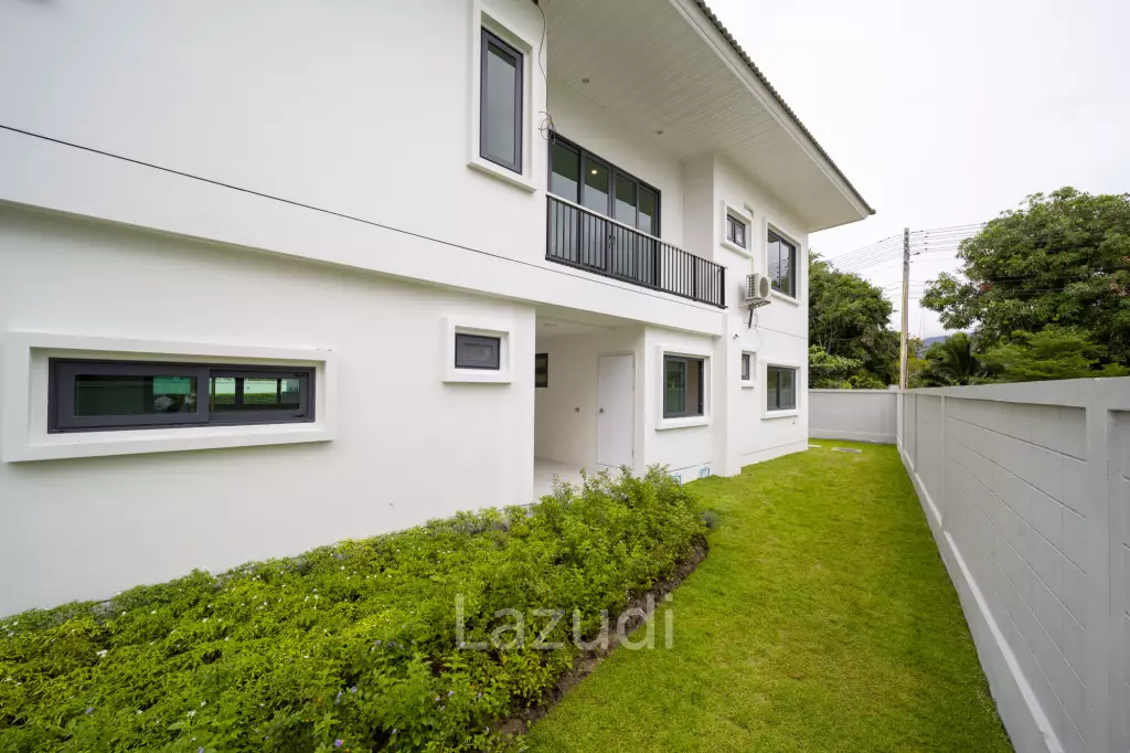 Spacious 5-Bedroom Pool Villa Just 50m to the Beach