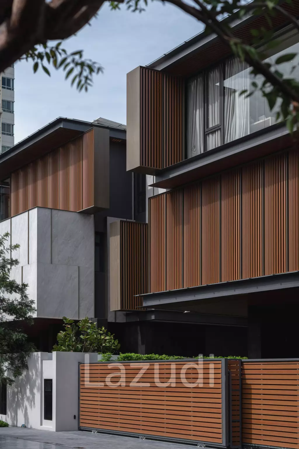 5 Bed Detached House For Sale in Sonle Residences