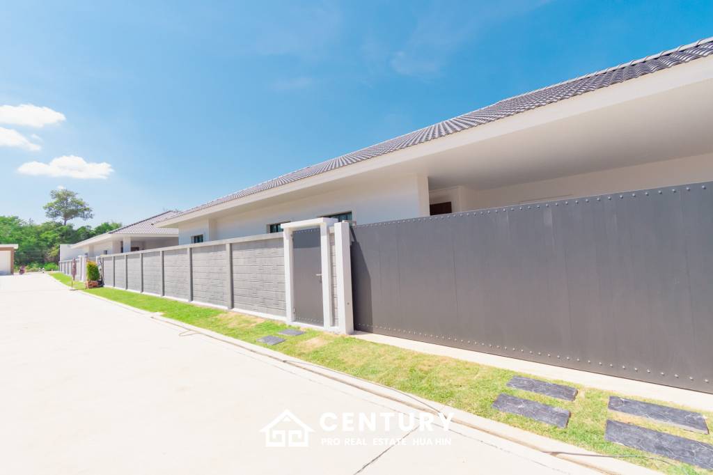 La Vallee Raintree Residence