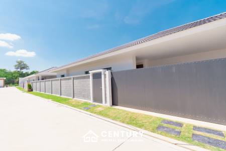 La Vallee Raintree Residence