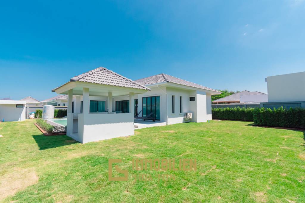 La Vallee Raintree Residence