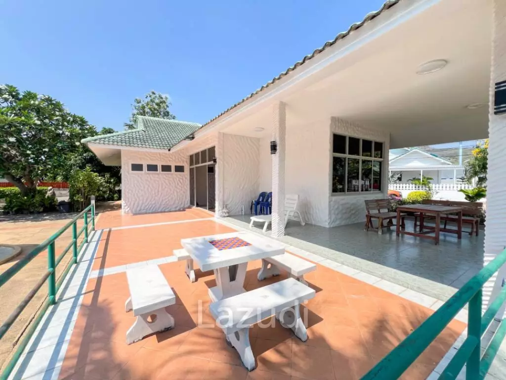 267 sqm 4-Bed Pool Villa in Tropical Hill Hua Hin