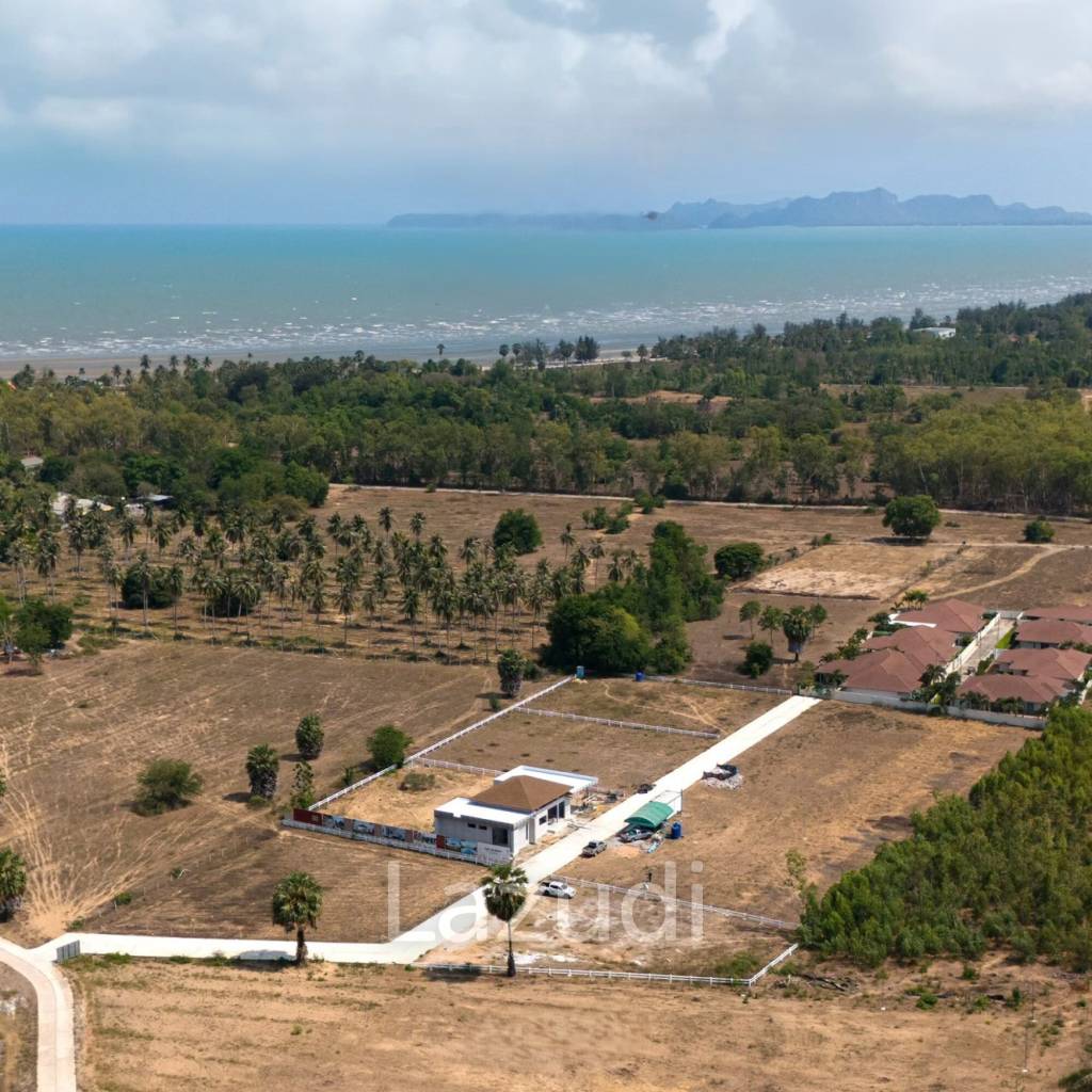 Na Raya Hills