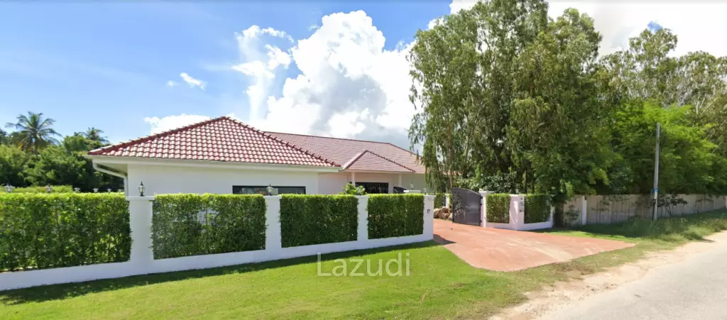 ST GEORGE'S PARK : Cozy 2 Bed Pool villa