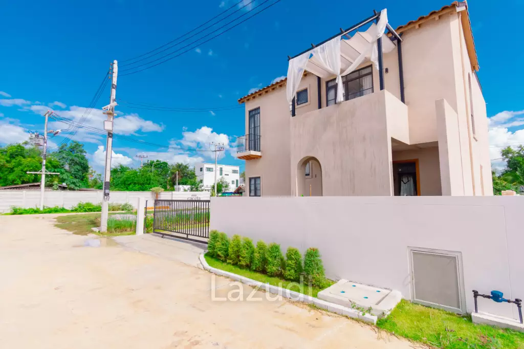 270 sqm modern pool villa near beachfront in Bang Kao Cha-Am