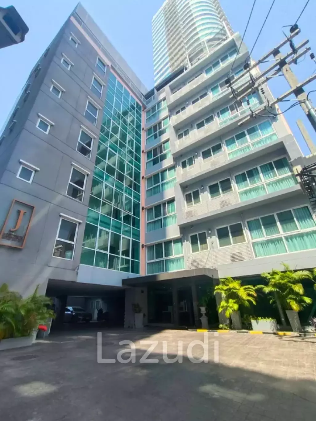 57 sqm serviced apartment J Residence Khlong Tan Nuea Bangkok