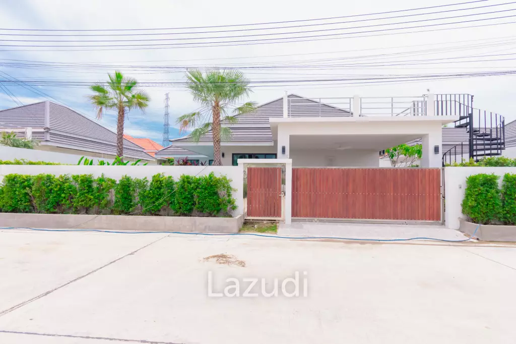 Modern 227 sqm Pool Villa in Villa Vista Thap Tai Hua Hin