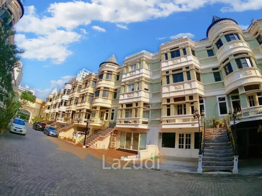 3 Beds 4 Baths 380 SQ.M Moo Baan Chicha Castle