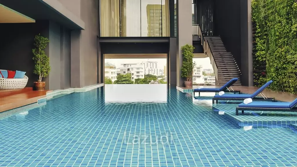 67 sqm modern 2 bed condo on 12th floor in Khlong Tan Nuea Bangkok